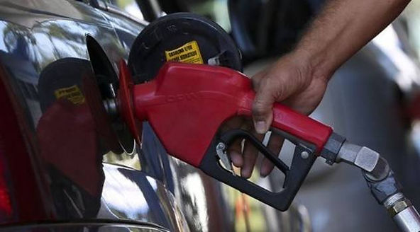 Boa notícia! Governo de MG reduz imposto da gasolina, energia elétrica e comunicação