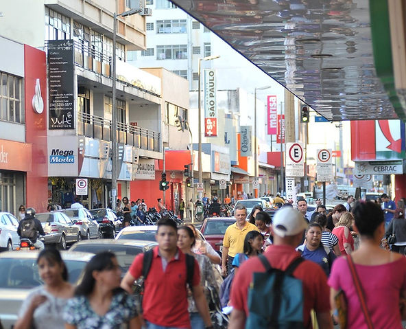Em Uberlândia, levantamento mostra que 64% das compras na Black Friday será em lojas físicas