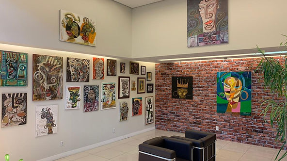 Últimos dias da exposição “Caretas” no Uberlândia Shopping