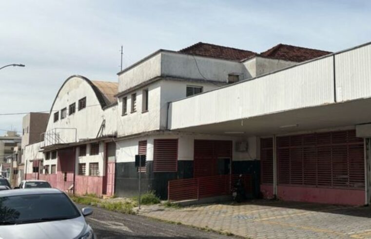 Uberlândia tem móveis públicos em leilão