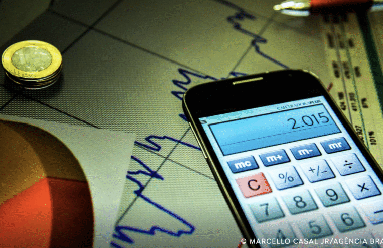 Mercado financeiro reduz previsão da inflação para 4,56% em 2025