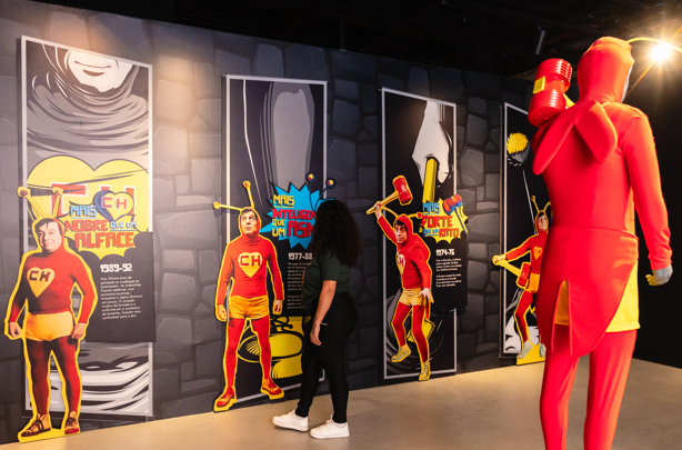 Exposição Chaves no Uberlândia Shopping entra na reta final com sucesso de público e muita nostalgia