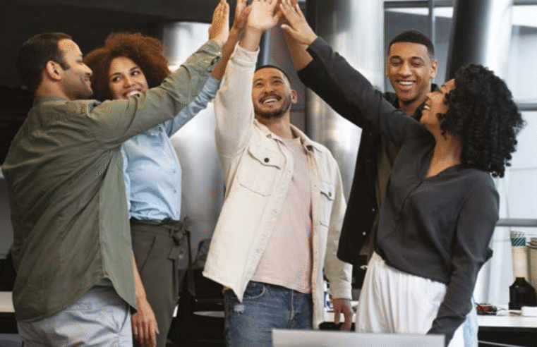 O segredo da produtividade: Como a felicidade dos colaboradores gera lucro para as empresas