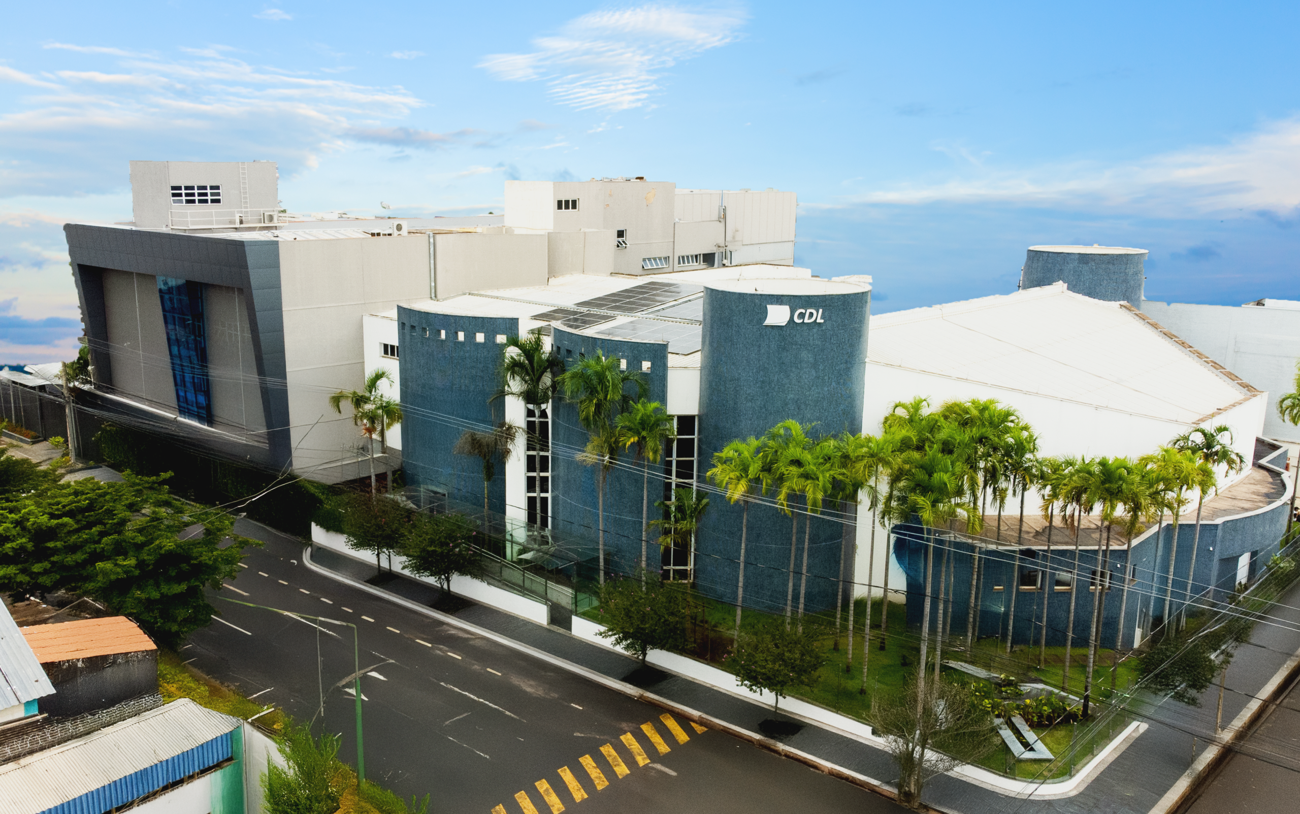 Funcionamento do comércio no feriado de Tiradentes será facultativo, informa CDL Uberlândia 