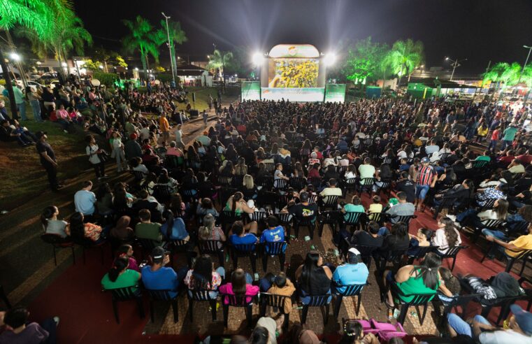 Cine Família na Praça chega à 10ª edição levando cinema gratuito a cinco cidades mineiras