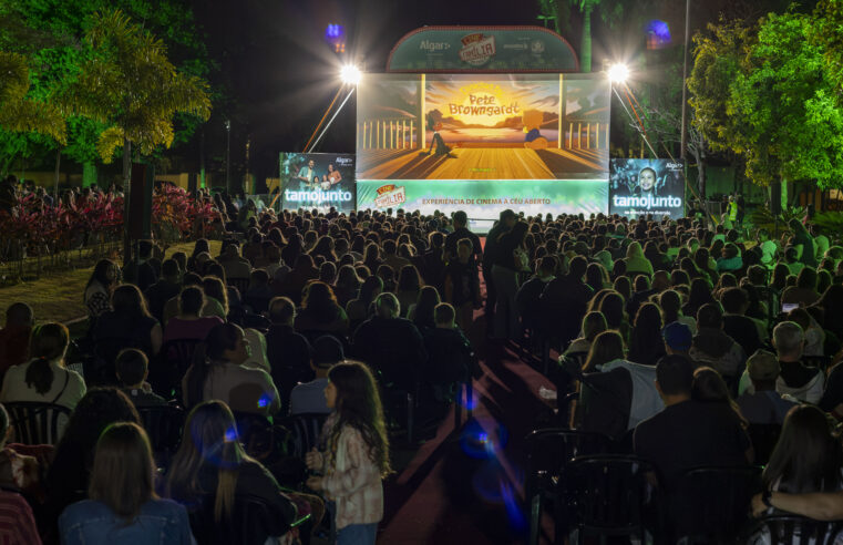 Cine Família na Praça volta a Monte Alegre de Minas com sessão gratuita ao ar livre
